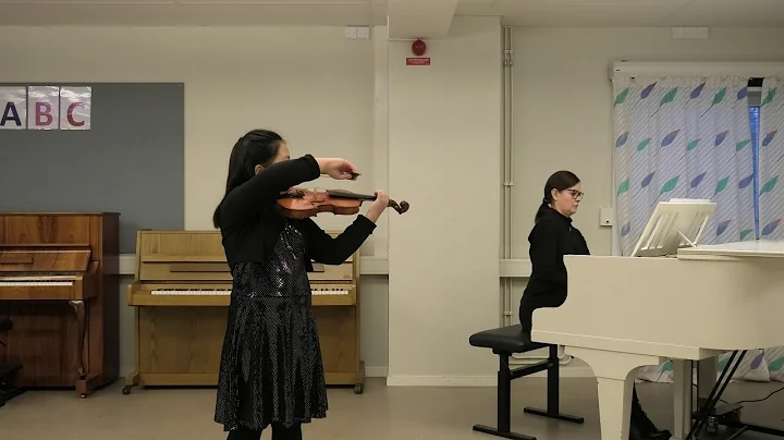 Ellen Zhang Photo 26