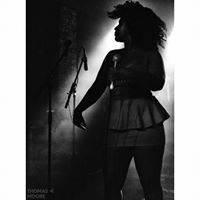 Simone Miller Photo 4