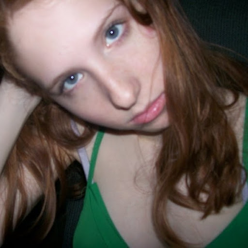 Anna Stern Photo 17