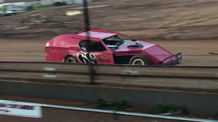Tyler Helm Photo 26
