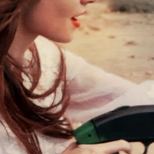 Laura Lagos Photo 9