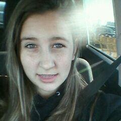Carly Elliott Photo 12