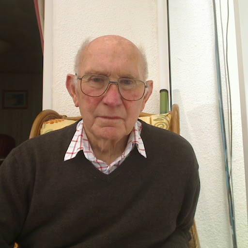 Richard Wills Photo 16
