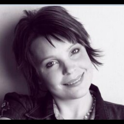 Sandra Persson Photo 16