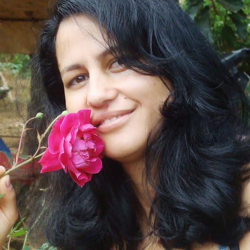 Silvia Gomes Photo 10