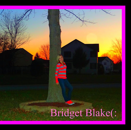 Bridget Blake Photo 13