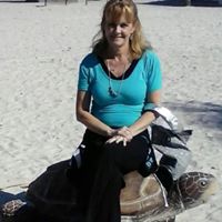 Melanie Sanders Photo 8
