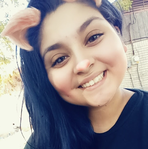 Stephanie Estrada Photo 10