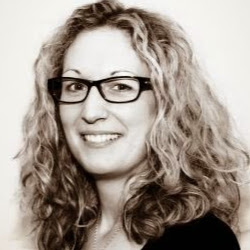 Anna Schwarz Photo 12