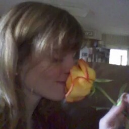 Amber Russell Photo 15