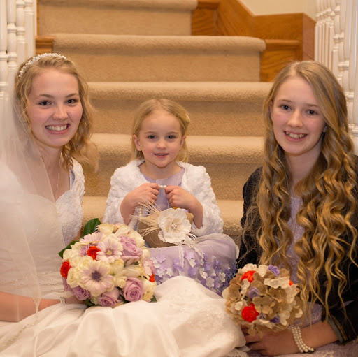 Leah Henderson Photo 9