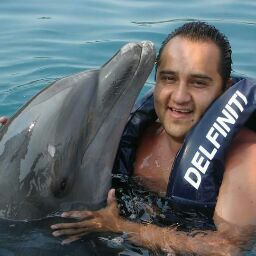Roberto Velarde Photo 12