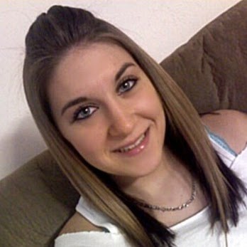 Molly Nelson Photo 11