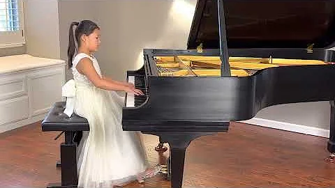 Stephanie Zhu Photo 24