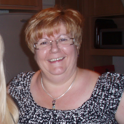 Sandra Doherty Photo 13
