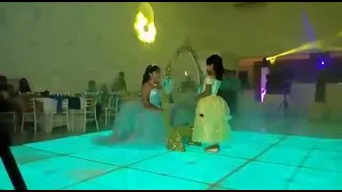 Alondra Salinas Photo 24