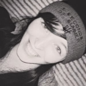 Elizabeth Keating Photo 10