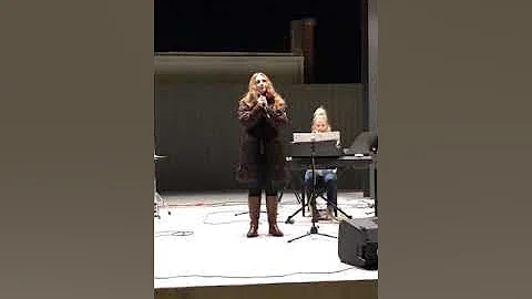 Rebecca Gilliam Photo 32