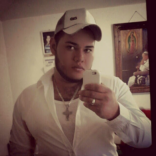 Anthony Valles Photo 15
