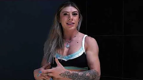 Julia Caceres Photo 32