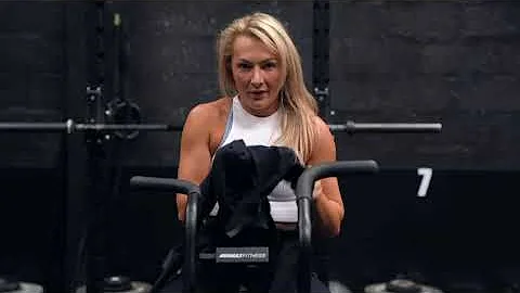 Robyn Sutherland Photo 26