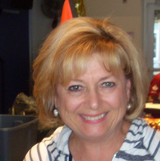 Angela Hanson Photo 11