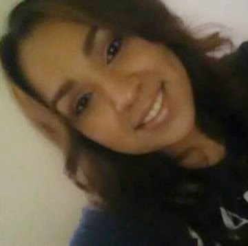 Julia Reyes Photo 12