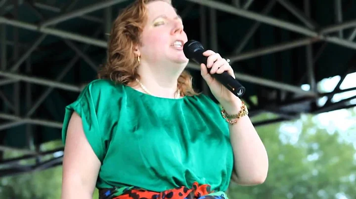 Heidi Christensen Photo 36