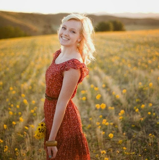 Emily Boothe Photo 11