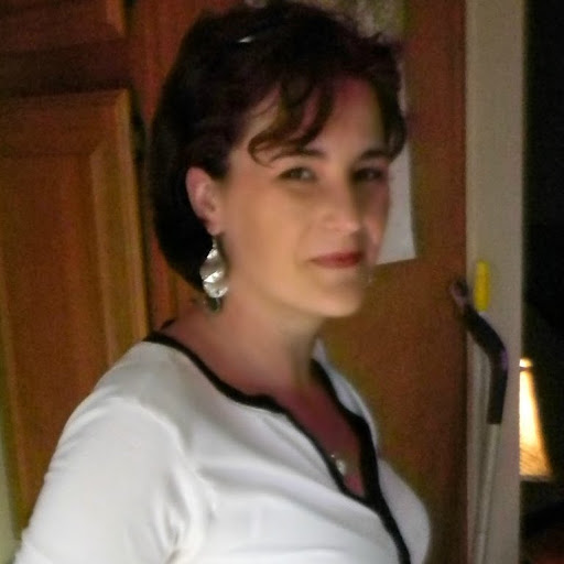 Christina Cooper Photo 17