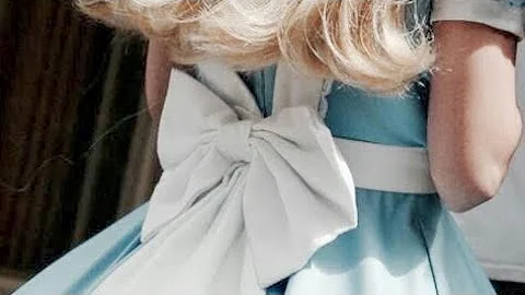 Alice Liddell Photo 24
