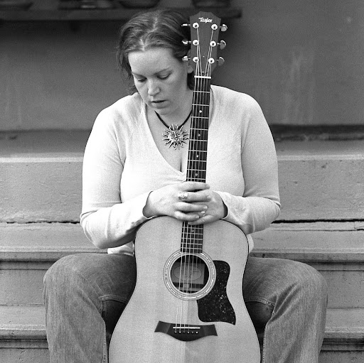 Erin Wallace Photo 13