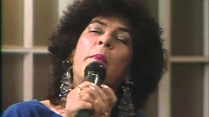 Elizabeth Sequeira Photo 29