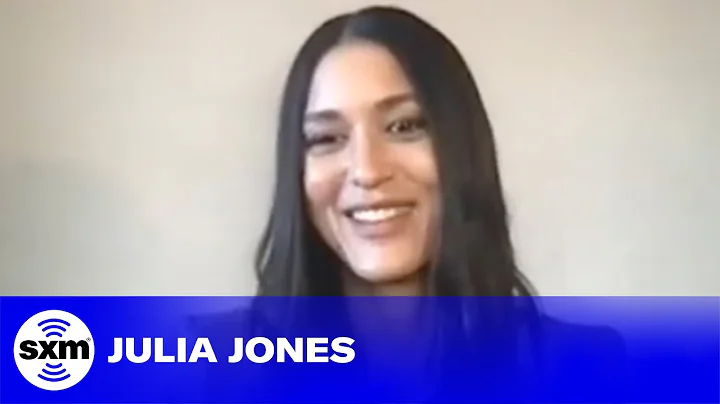 Julia Jones Photo 36
