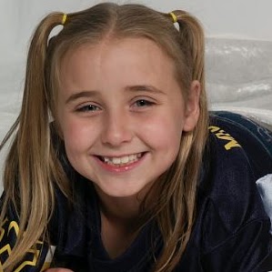 Hallie Smith Photo 14