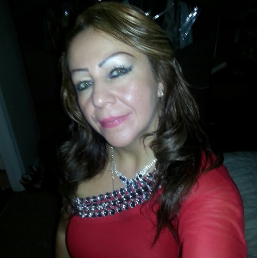 Elsa Gonzalez Photo 15