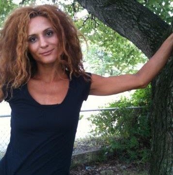 Elizabeth Fee Photo 12
