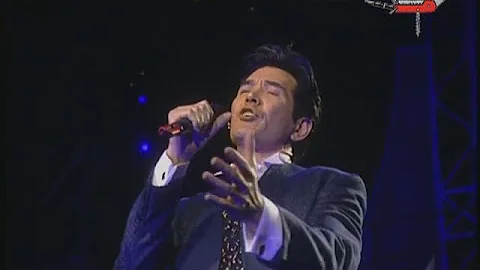 Kris Phillips Photo 39