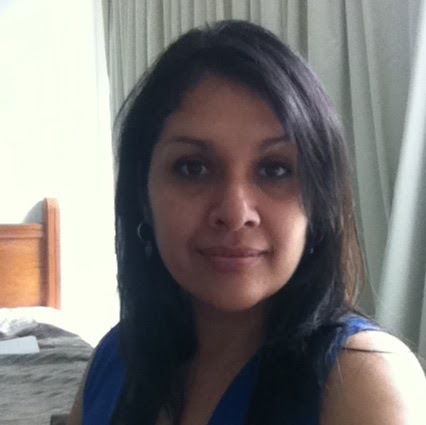 Laura Velarde Photo 10