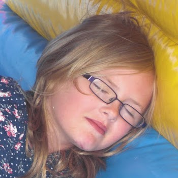 Rebecca Mayne Photo 9
