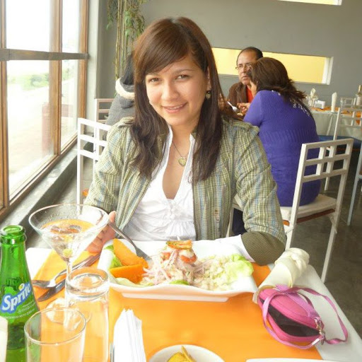 Stefany Garcia Photo 13