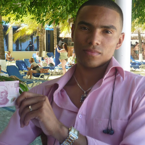 Richard Julio Photo 10