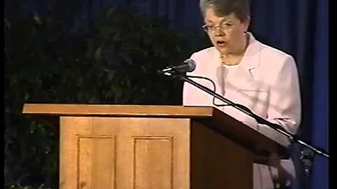 Elaine Walton Photo 34