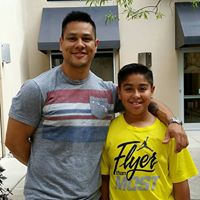 Travis Perez Photo 8