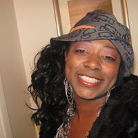 Monique Lynch Photo 3
