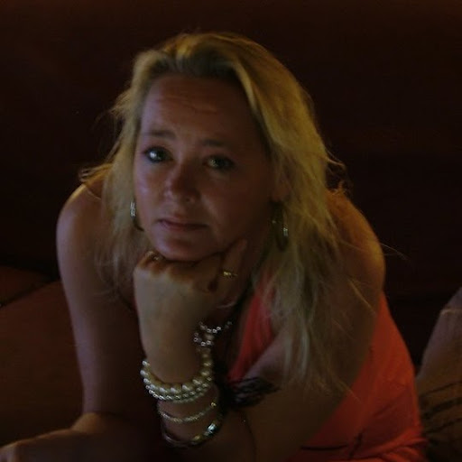 Heidi Busch Photo 12
