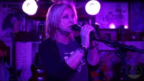 Maggie Compton Photo 19