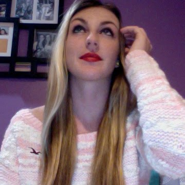 Kira Moore Photo 6
