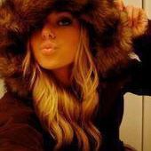 Selena Watson Photo 4