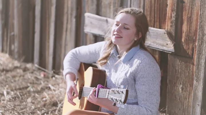 Emily Loveless Photo 18